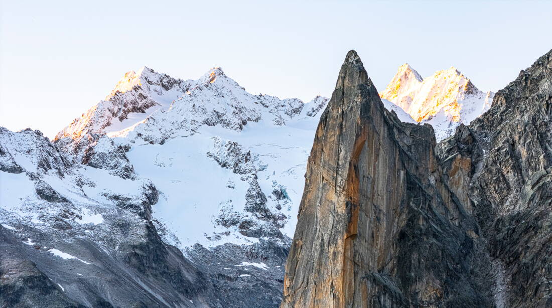 Petit Clocher du Portalet Routeninfos und Topos zum Klettergebiet «Petit Clocher du Portalet» findest du im Kletterführer «Schweiz extrem West Band 2» von edition filidor.