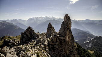 Routeninfos und Topos zum Klettergebiet «Pierre Avoi» findest du im Kletterführer «Schweiz Plaisir West 2019» von edition filidor.