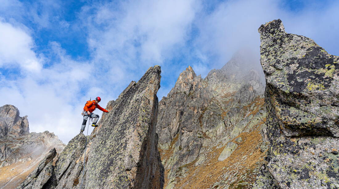 Six Carro Routeninfos und Topos zum Klettergebiet «Six Carro» findest du im Kletterführer «Schweiz Plaisir West Band 2» von edition filidor.