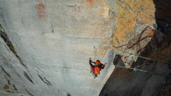 Rote Fluh Routeninfos und Topos zum Klettergebiet «Rote Fluh» findest du im Kletterführer «Schweiz extrem West Band 2» von edition filidor.