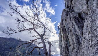 Chemin Routeninfos und Topos zum Klettergebiet «Chemin» findest du im Kletterführer «Schweiz Plaisir West Band 2» von edition filidor.