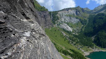 Routeninfos und Topos zum Klettergebiet «Agaro» findest du im Kletterführer «Schweiz Plaisir SUD 2020» von edition filidor.