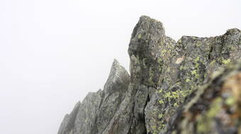 Routeninfos und Topos zum Klettergebiet «Pizzo del Prévat» findest du im Kletterführer «Schweiz Plaisir SUD 2020» von edition filidor.