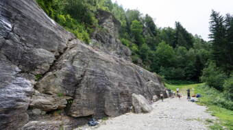 La Duchère Routeninfos und Topos zum Klettergebiet «La Duchère» findest du im Kletterführer «Schweiz Plaisir West Band 2» von edition filidor.