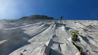 Silber- und Kluckerplatte Routeninfos und Topos zum Klettergebiet «Silber- und Kluckerplatte» findest du im Kletterführer «Schweiz plaisir OST» von edition filidor.