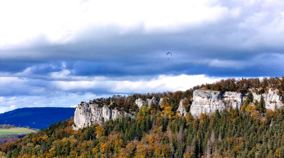 Routeninfos und Topos zum Klettergebiet «Roggenflue» findest du im Kletterführer «Schweiz plaisir JURA» von edition filidor.